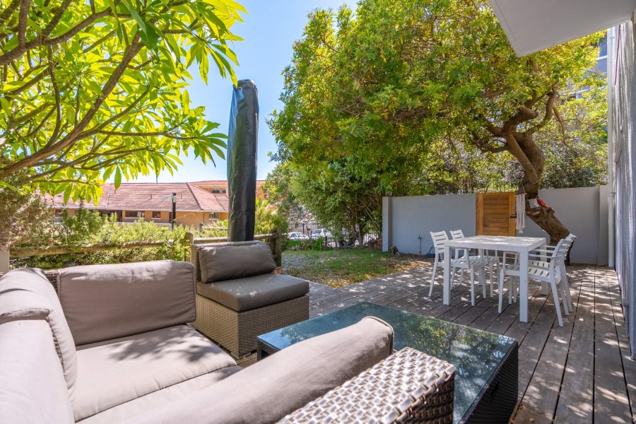 To Let 2 Bedroom Property for Rent in Vredehoek Western Cape